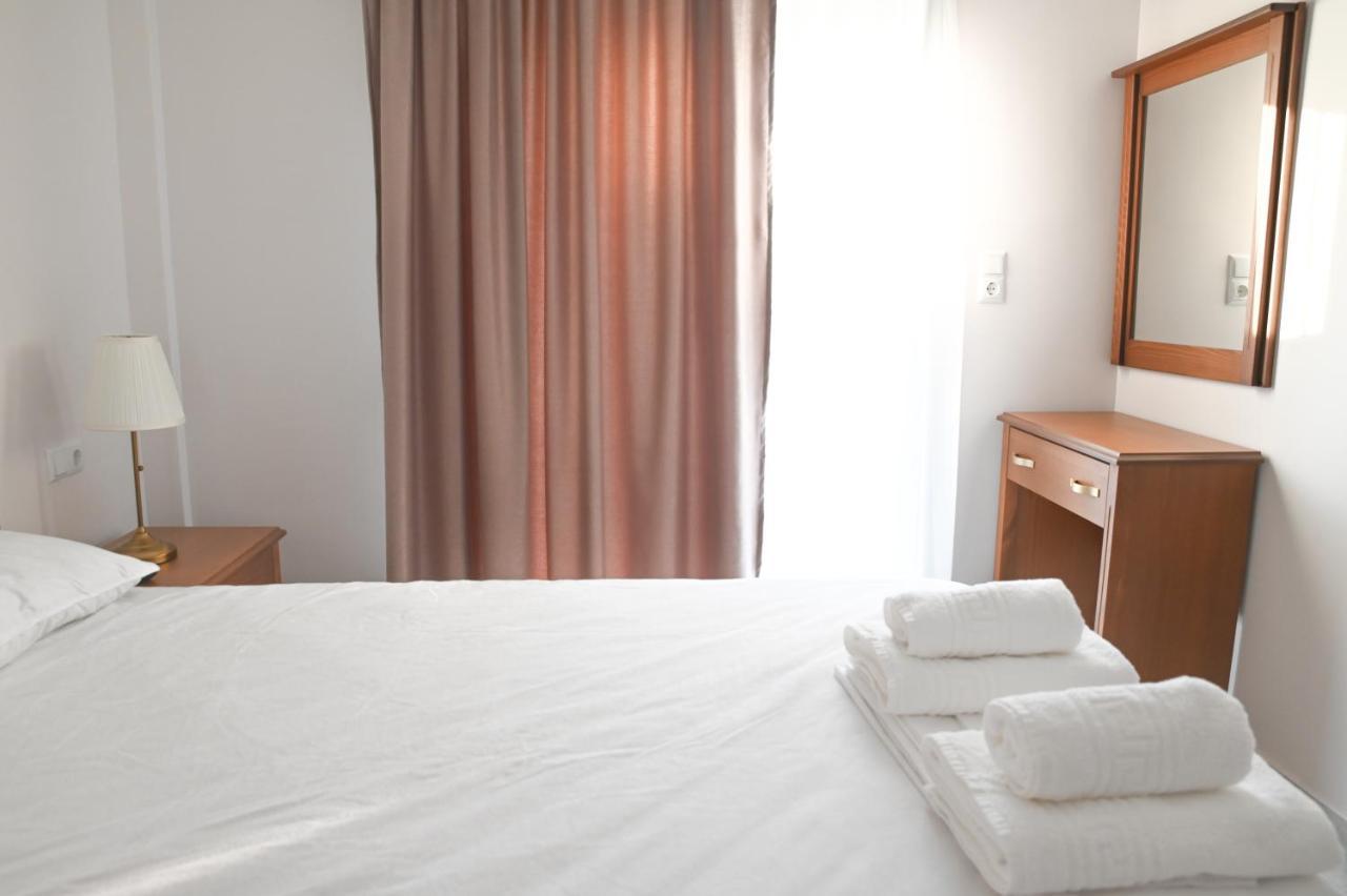 Faidra Apartments Néa Péramos Eksteriør bilde