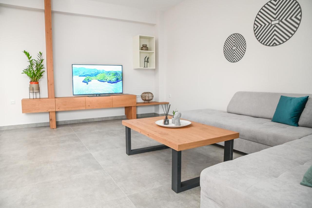 Faidra Apartments Néa Péramos Eksteriør bilde