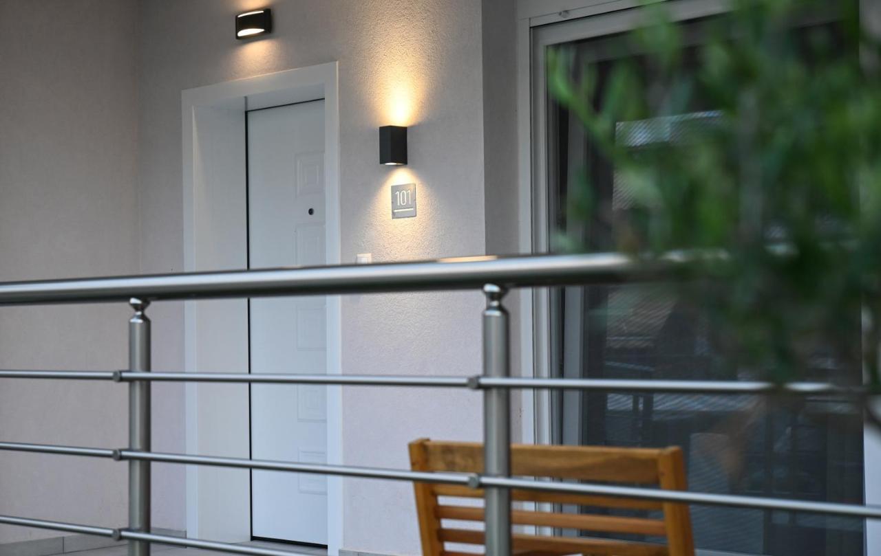 Faidra Apartments Néa Péramos Eksteriør bilde