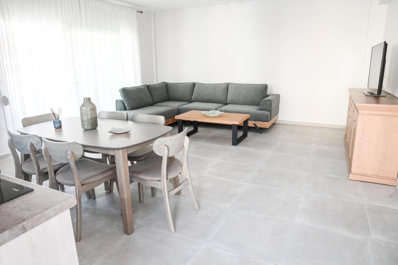 Faidra Apartments Néa Péramos Eksteriør bilde